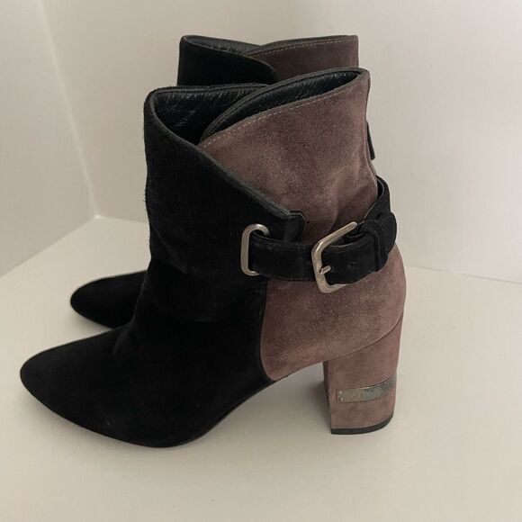 Stuart Weitzman Suede Ankle Boots - Black and Brown Size 5.5B - Picture 1 of 14